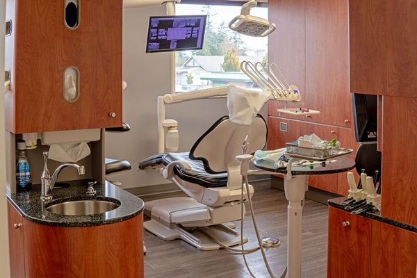 dental-cleanings-exams-willow-point-dental-clinic